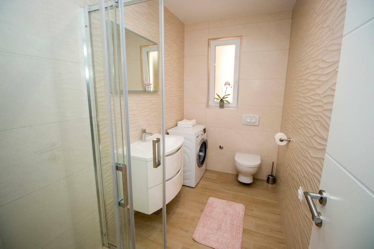 Apartman Nina Omiš Buitenkant foto